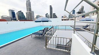 6D - 3 Bedroom Downtown Apartment With Shared Pool