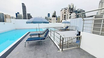 6D - 3 Bedroom Downtown Apartment With Shared Pool