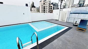 6D - 3 Bedroom Downtown Apartment With Shared Pool