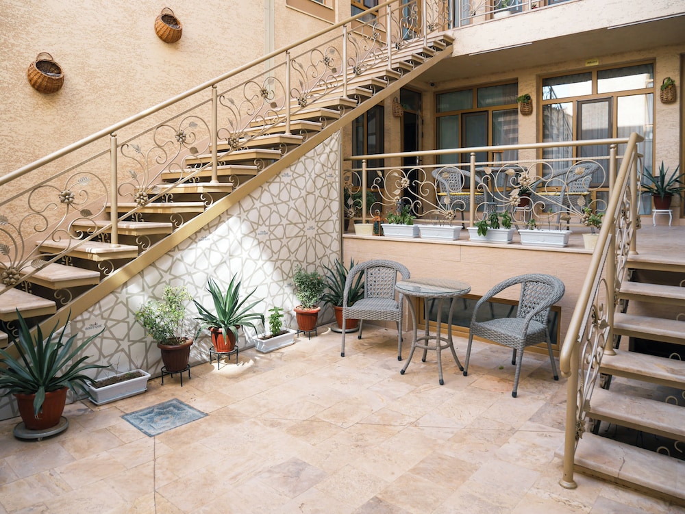 Oasis Boutique Hotel