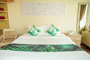 Vannee Golden Sands Beachfront Resort