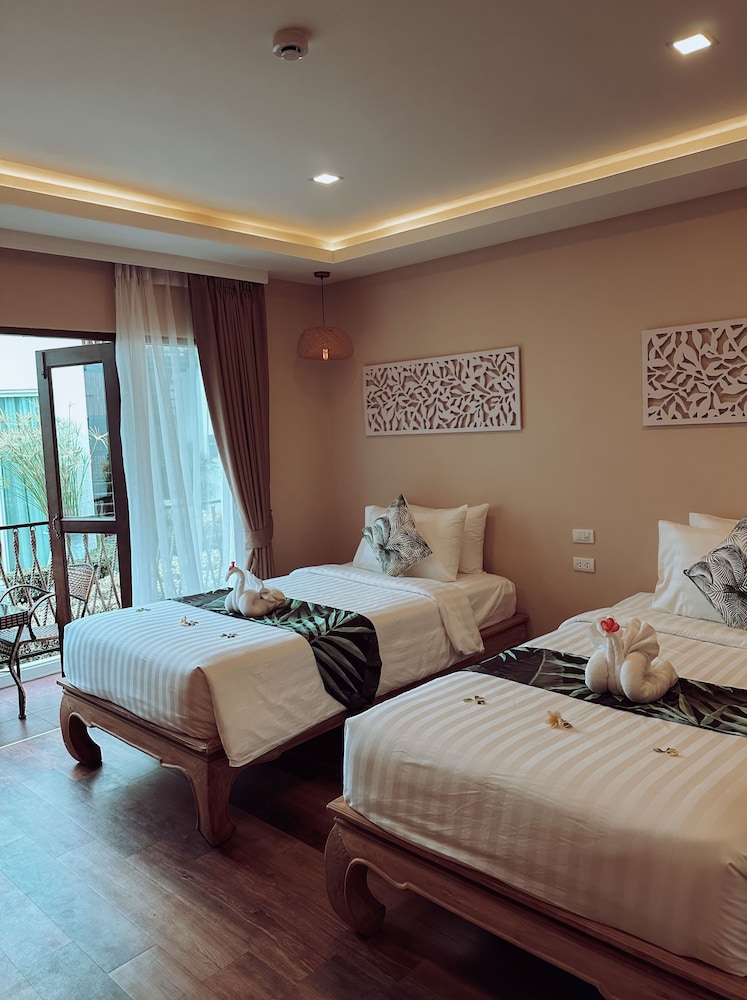 Vannee Golden Sands Beachfront Resort