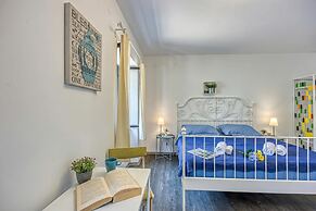 Blue Studio Apartment
