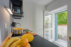 Blue Studio Apartment