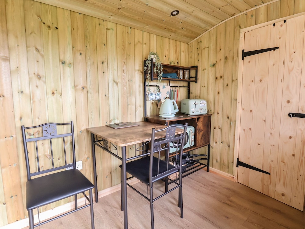 The Oak Hut