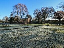 The Oak Hut