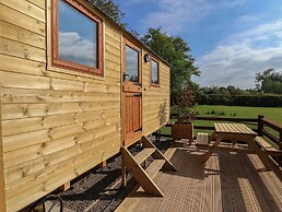The Oak Hut