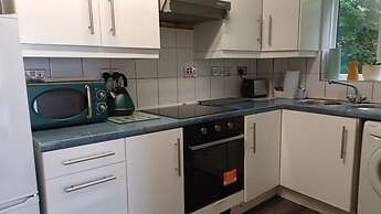 MALTING-GREEN DOOR-One Bedroom Apartment