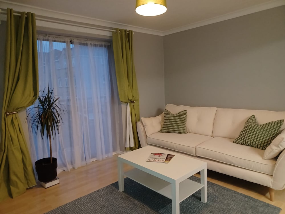 MALTING-GREEN DOOR-One Bedroom Apartment