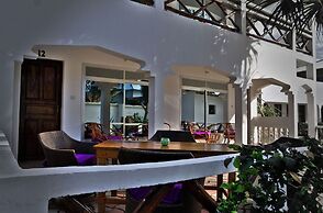 Cocolala Beach House