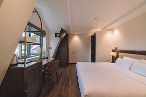 Sunset Hill Hotel