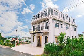 Sunset Hill Hotel