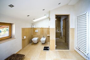Buccara Apartments