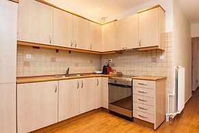 Luxury Pireas Stay New 2BR Urban Escape