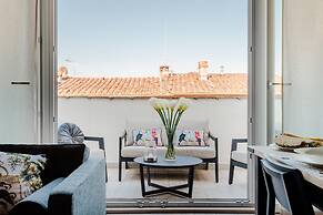 Casa Marta in Lucca With 2 Bedrooms and 1 Bathrooms