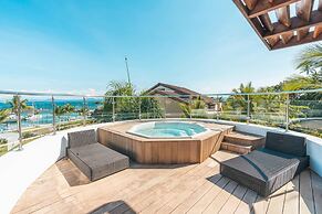 Penthouse w Jacuzzi and Ocean View Puerto Bahia