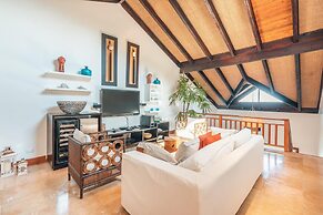 Penthouse w Jacuzzi and Ocean View Puerto Bahia