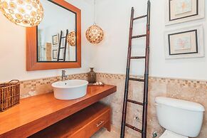 Penthouse w Jacuzzi and Ocean View Puerto Bahia