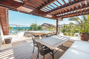 Penthouse w Jacuzzi and Ocean View Puerto Bahia