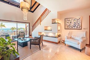 Penthouse w Jacuzzi and Ocean View Puerto Bahia