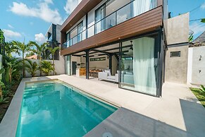 Villa Vantage 7