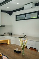 Villa Vantage 7