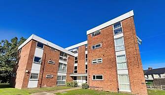 1 Bed Apartment, Sleeps 2, Free Parking, Tv