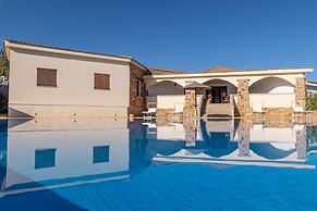 Chic Villa Antonina One Bedroom Sleeps 4