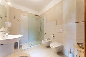 Chic Villa Antonina One Bedroom Sleeps 4