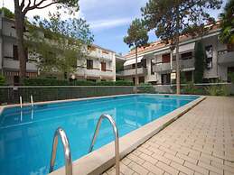 Relaxing Villa With Shared Pool