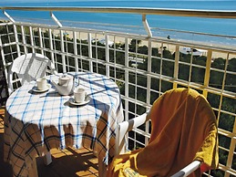 Seafront Flat With Amazing View