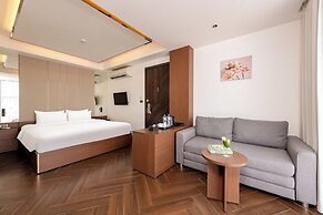 Riverside Hotel