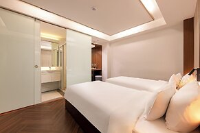 Riverside Hotel