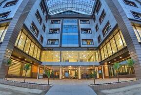Hotel Six Seasons