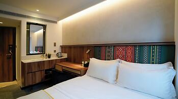 ST Signature Bugis Middle