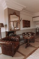 Villa Singulière By Louhou Collection