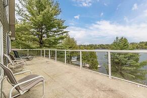 Muskoka Lakeshore Cottage Bliss