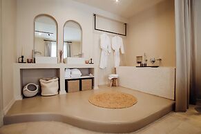 Thymises Boutique Hotel