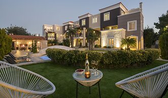 Artdeco Luxury Suites