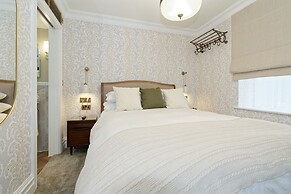 Old Town House by Ezestays