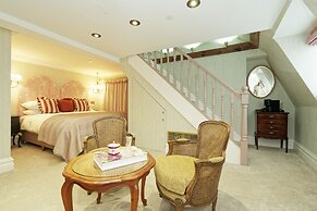 Old Town House by Ezestays