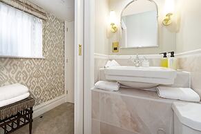 Old Town House by Ezestays