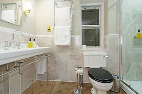 Old Town House by Ezestays