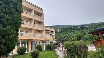 Hotel Bluebell
