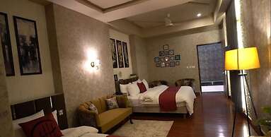 Hotel Heaven Heights