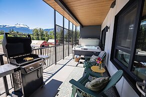 Cabot Views by Revelstoke Vacations