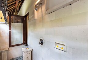 Beautiful Private Pool Villa by the Beach in Candidasa