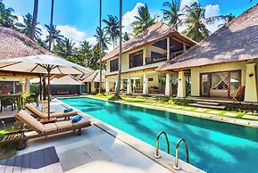 Beautiful Private Pool Villa by the Beach in Candidasa