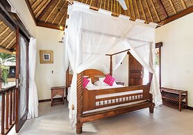 Beautiful Private Pool Villa by the Beach in Candidasa