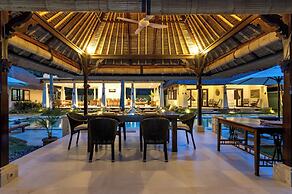 Beautiful Private Pool Villa by the Beach in Candidasa